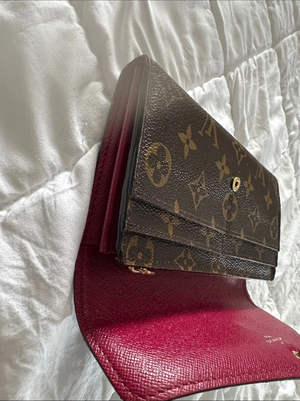 Authentic Louis Vuitton Monogram Sarah Wallet